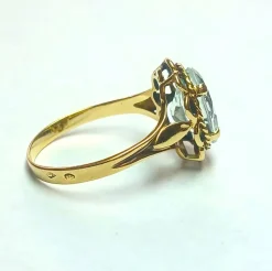 Bague en or jaune et aigue-marine