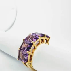 Bague en or jaune et améthystes