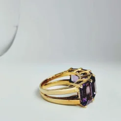 Bague en or jaune et améthystes