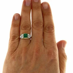 Bague en or jaune et blanc avec émeraude et diamants