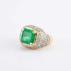 Bague en or jaune et blanc, diamants, émeraude