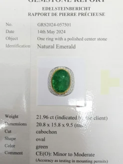 Bague en or jaune et blanc avec émeraude colombienne et diamants