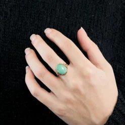 Bague en or jaune et cabochon de jade jadéite vert