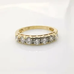 Bague en or jaune et diamants