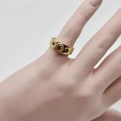 bague en or jaune et diamant rose