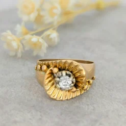 Bague en or jaune et diamant