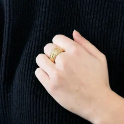 Bague en or jaune et diamants
