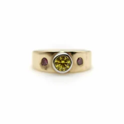 bague en or jaune et diamant rose
