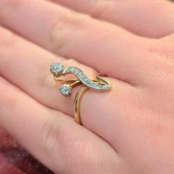 Bague en or jaune et diamants