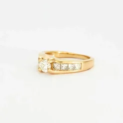 Bague en or jaune et diamants