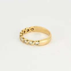 Bague en or jaune et diamants