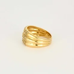Bague en or jaune et diamants
