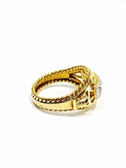 Bague en or jaune et diamants