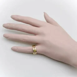 bague en or jaune et diamant rose