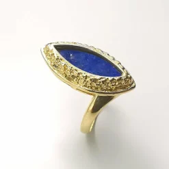 Bague en or jaune et lapis lazuli