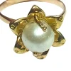 Bague en or jaune et perle