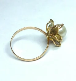 Bague en or jaune et perle