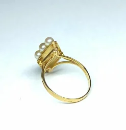 Bague en or jaune et perles