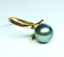 Bague en or jaune et perle de Tahiti