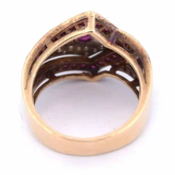 Bague en or jaune et rubis des années 1940