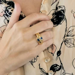 Bague en or jaune et saphir