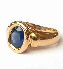 Bague en or jaune et saphir bleu