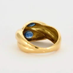 Bague en or jaune et saphir