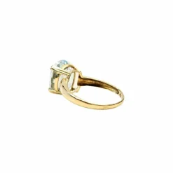 Bague en or jaune et topaze naturelle