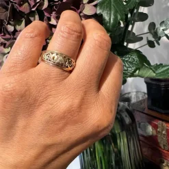 Bague en or jaune filigrané