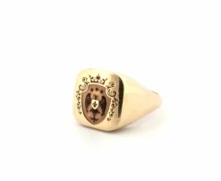 Bague en or jaune massif avec armoiries nobles