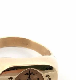 Bague en or jaune massif avec armoiries nobles