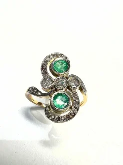 Bague en or jaune, émeraude