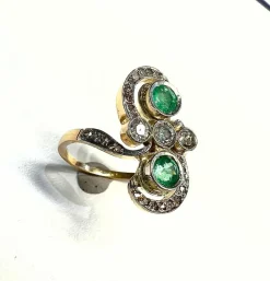 Bague en or jaune, émeraude