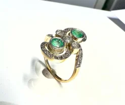 Bague en or jaune, émeraude