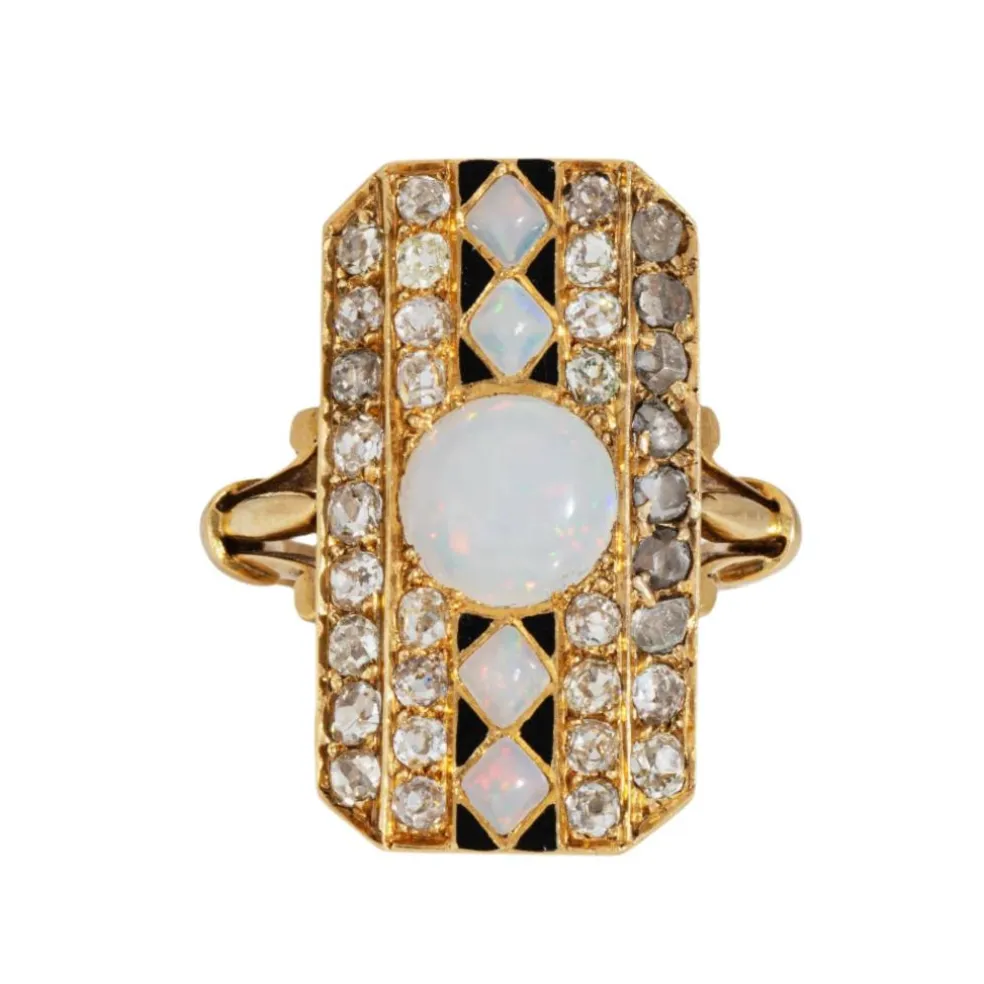 Bague en or jaune, opale et diamants, style victorien antique, avec émail