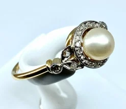Bague en or jaune, perle & diamants