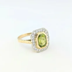 Bague en or jaune péridot et diamants