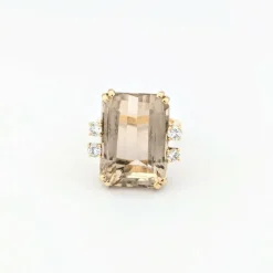 Bague en or jaune quartz fumé et diamants