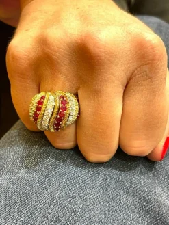 Bague en or jaune rubis et diamants
