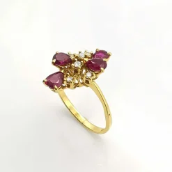 Bague en or jaune rubis et diamants