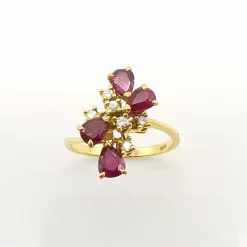 Bague en or jaune rubis et diamants