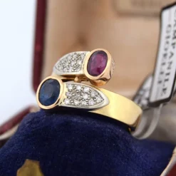 Bague en or jaune saphir rubis