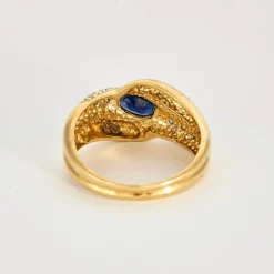 Bague en or jaune, saphir et diamants