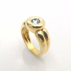 Bague en or jaune topaze