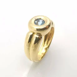 Bague en or jaune topaze