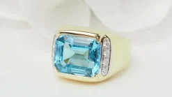 Bague en or jaune, Topaze bleue et diamants
