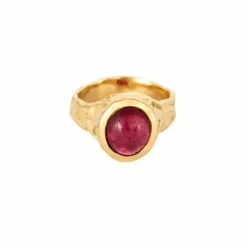 Bague en or jaune travaillé avec cabochon de tourmaline