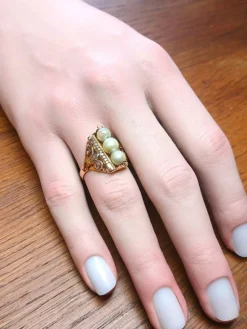 Bague en or jaune trois perles