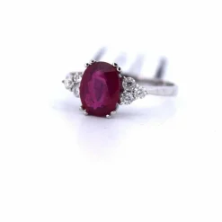BAGUE EN OR 18KT - RUBIS ET DIAMANTS