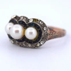 Bague en or, perle et saphir de l'époque victorienne